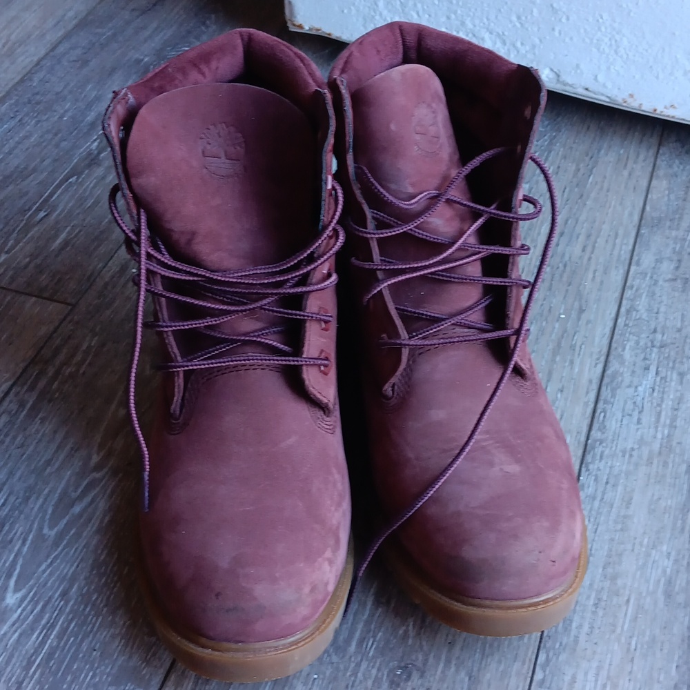 Boots - Picture 3 of 5